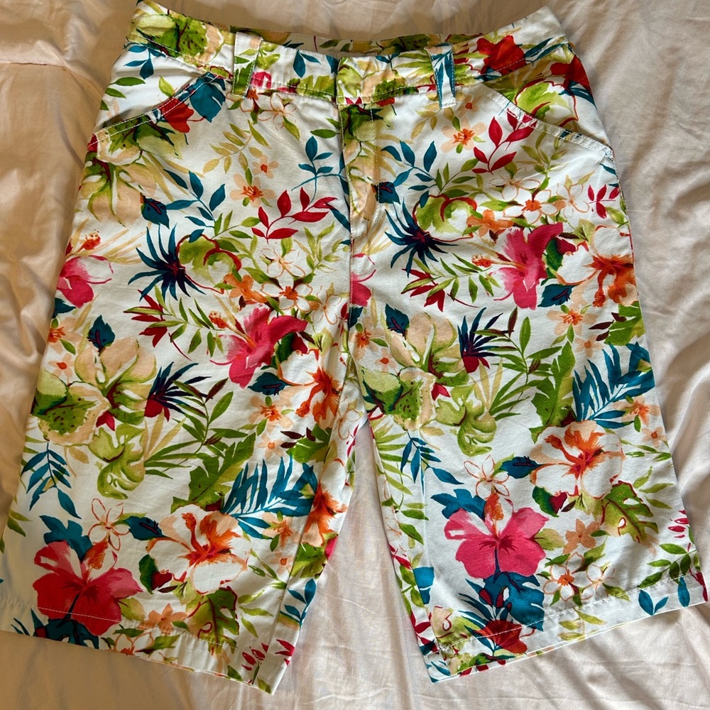 Classic shorts with quality material rare find.